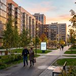 Apartment_complex_courtyard_at_s…_202606201226_4.jpeg