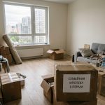 Покупка квартиры в Перми с полным циклом услуг Moving_boxes_in_apartment_202606201226_5.jpeg
