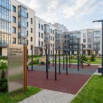 Outdoor_workout_zone_apartment_c…_202606182244.jpeg